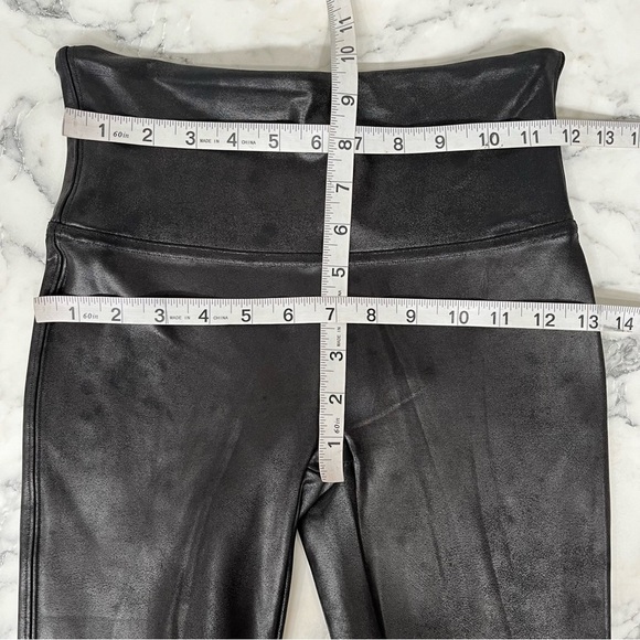 Spanx Faux Leather Black Leggings Shapewear High Rise Size Medium - Picture 6 of 9